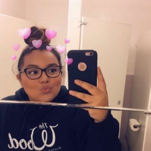 Meet your Posher, Alyssa